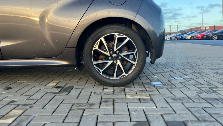 Toyota Yaris 1.5 Hybrid Design 5dr CVT Hybrid Hatchback